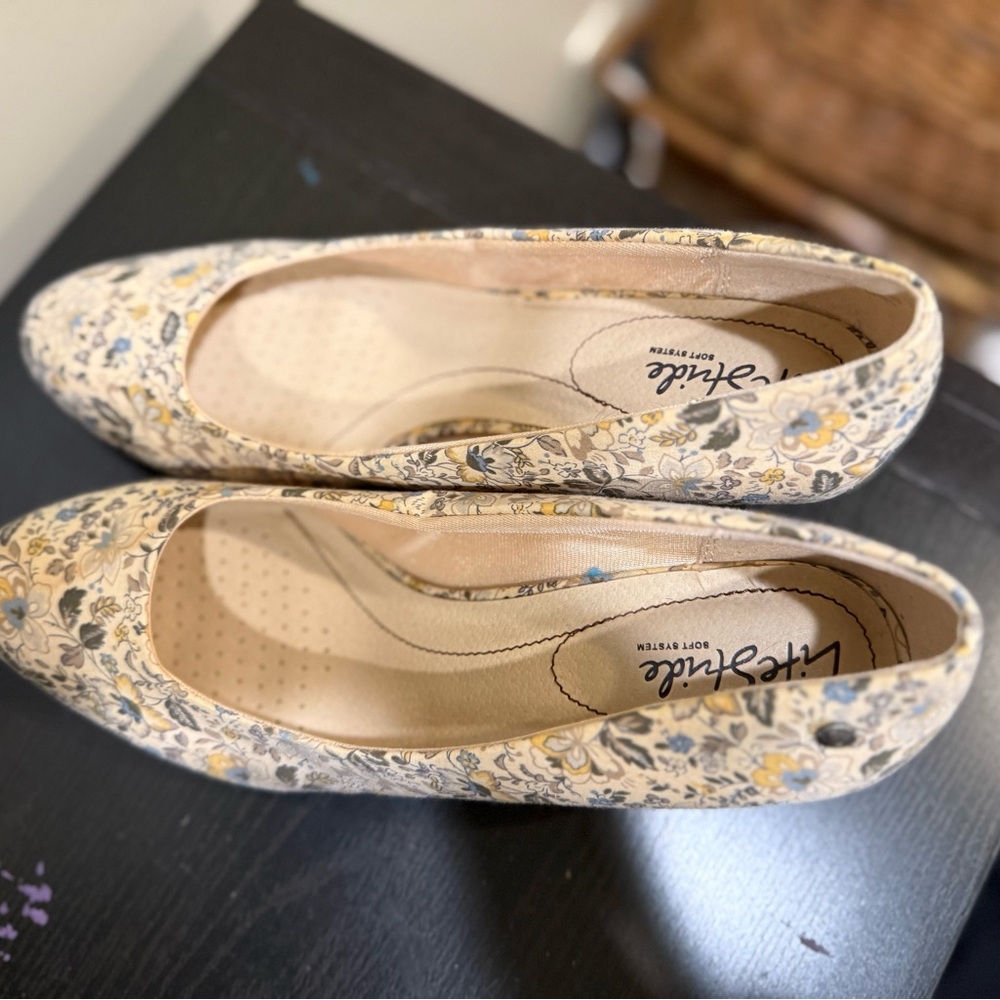 Lifestyle Floral Pattern Flats - Cream and Yellow